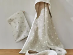 Baby-Kapuzenbadetuch Pünktchen, natur, 80 x 80 cm, 100 % Baumwolle, GOTS