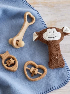 Babyrassel Herz aus Eschenholz, 8,5 x 7 cm