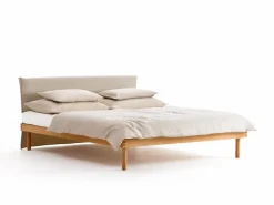 Bett Jukai Pur, mit Betthaupt und Betthaupthousse, inkl. integriertem Lattenrost, 160 x 200 cm, Baumwollstoff Ondula Greige (139), Buche