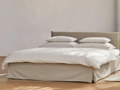 Bett Jukai Pur, mit Betthaupt und Betthaupthousse, inkl. integriertem Lattenrost, 160 x 200 cm, Baumwollstoff Ondula Greige (139), Buche