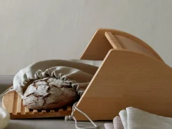 Brotkasten mit integriertem Brotschneidebrett, 40 x 30 x 16,5 cm, Buche geölt