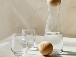 Glaskaraffe mit Zirbenkugel, 1 l, H 25,5 cm, Kugel = 7,0 cm