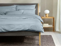 Kissenüberzug CARLA, rauchblau, 40 x 60 cm, 100 % Baumwolle, Satin, GOTS