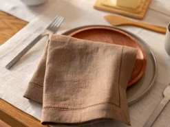 Serviette ARIANA mit Ajour, nougat, 40 x 40 cm, 60% Baumwolle/40% Leinen, GOTS