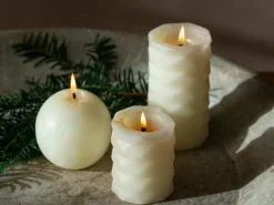 Stumpenkerze Relief aus Bienenwachs, elfenbein, Höhe 15 cm, ø 8 cm