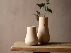 Vase aus Zirbenholz, glatt, H 17,5 cm, inkl. Glaseinsatz