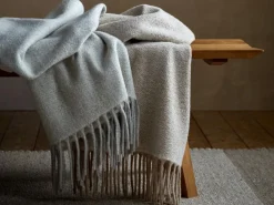 Wohndecke Nova, hellgrau melange, 130 x 200 cm, 50 % Alpakawolle/50 % Schurwolle (Schaf), Schurwolle kbT