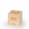 Zirbenwürfel "Zeit zum Durchatmen" mit Zirbenflocken, 7 x 7 x 7 cm